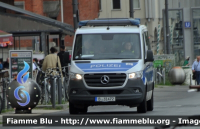 Mercedes-Benz Sprinter IV serie
Bundesrepublik Deutschland - Germania
Landespolizei Freie Stadt Berlin-
Polizia territoriale Città di Berlino
