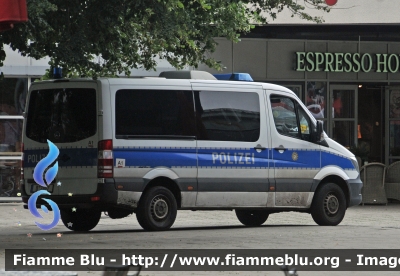 Mercedes-Benz Sprinter III serie restyle
Bundesrepublik Deutschland - Germania
Landespolizei Freie Stadt Berlin-
Polizia territoriale Città di Berlino
