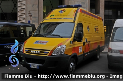 Iveco Daily IV serie 
Unità speciale grandi emergenze
 118 Milano
 Carro NBCR
Parole chiave: Lombardia (MI) Protezione_civile Iveco Daily_IVserie