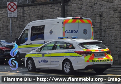 Hyundai i30
Éire - Ireland - Irlanda
An Garda Sìochàna
