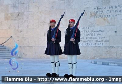 Uniforne Storica
Ελληνική Δημοκρατία - Grecia
Ελληνικός Στρατός - Esercito Ellenico
Εύζωνες - Euzoni
Guardia d'Onore Palazzo Presidenziale
