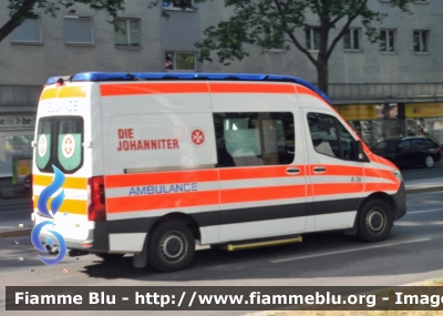 Mercedes-Benz Sprinter III serie restyle
Österreich - Austria
Die Joanniter
Wien - Vienna
Parole chiave: Ambulanza Ambulance