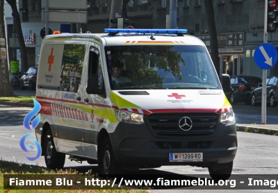 Mercedes-Benz Sprinter III serie restyle
Österreich - Austria
Osterreichisches Rote Kreuz
Croce Rossa Austriaca
Wien - Vienna
Parole chiave: Ambulanza Ambulance