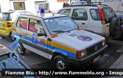 Fiat Panda 4x4 II serie
Associazione Volontari Squadra AIB San Bartolomeo Sanremo IM
Parole chiave: Liguria (IM) Protezione_civile Fiat Panda_4x4_IIserie