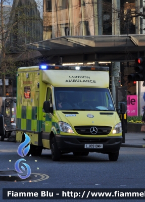 Mercedes-Benz Sprinter III serie 
Great Britain - Gran Bretagna
London Ambulance
