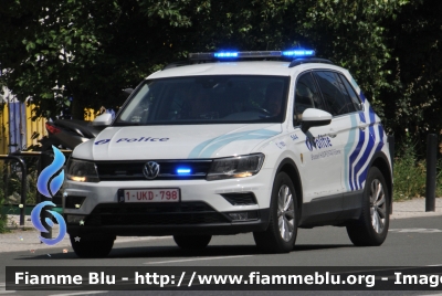 Volkswagen Touran
Koninkrijk België - Royaume de Belgique - Königreich Belgien - Belgio
Police Locale Bruxelles Capitale Ixelles - Brussel Hoofdstad Elsene
