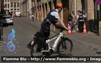 e-Bike
Koninkrijk België - Royaume de Belgique - Königreich Belgien - Belgio
Police Locale Bruxelles Capitale Ixelles - Brussel Hoofdstad Elsene
