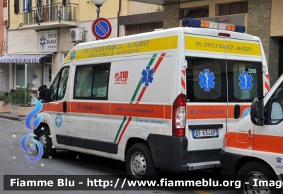 Fiat Ducato X250
Pubblica Assistenza Croce Bianca Alassio SV
Parole chiave: Liguria (SV) Ambulanza Fiat Ducato_X250