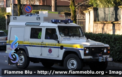 Land Rover Defender 110
Associazione Volontari Protezione Civile Cesano Maderno MB
 Delegazione di Ceriano Laghetto
 Allestimento Kofler Fahrzeugbau
Parole chiave: Lombardia (MB) Protezione_civile Land-Rover Defender_110