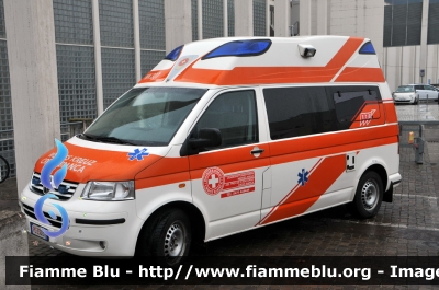 Volkswagen Transporter T5 
Croce Bianca - Direzione Provinciale
Weisses Kreuz - Landesleitung
Allestimento Ambulanz Mobile
Hornis Silver
WK 307
PC ZS0CM
Parole chiave: Civil_Protect_2013 Ambulanza PCZS0CM Volkswagen Transporter_T5