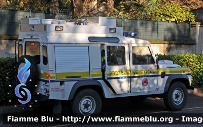 Land Rover Defender 110
Associazione Volontari Protezione Civile Cesano Maderno MB
 Delegazione di Ceriano Laghetto
 Allestimento Kofler Fahrzeugbau
Parole chiave: Lombardia (MB) Protezione_civile Land-Rover Defender_110