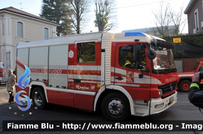 Mercedes-Benz Atego 1529 II serie 
Vigili del Fuoco  
Comando Provinciale di Milano
 Distaccamento Volontario di Carate Brianza MB
allestimento Rosenbauer
VF 24757
Parole chiave: Mercedes-Benz Atego_1529_IIserie VF24757