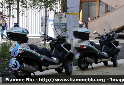 Piaggio MP3
Polizia Locale
 Comune di Milano
 820 - POLIZIA LOCALE YA00904
806 - POLIZIA LOCALE YA00915
Parole chiave: Lombardia (MI) Polizia_locale Piaggio MP3 POLIZIALOCALEYA00904 POLIZIALOCALEYA00915