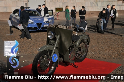 Moto Guzzi Falcone 
Polizia di Stato
Polizia Stradale
POLIZIA 30872
70° Polizia Stradale
