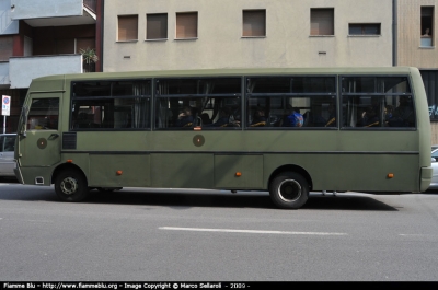 Iveco Cacciamali 100E18
Esercito Italiano
Scuola Militare Milano
Parole chiave: Lombardia MI Autobus