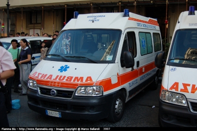 Fiat Ducato III serie
Misericordia di Firenze
Parole chiave: Toscana (FI) Fiat_Ducato_IIIserie Ambulanza