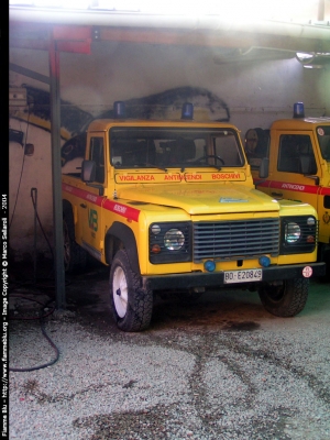 Land Rover Defender 90
Vigilanza Antincendio Boschivo 
stazione di Vinci FI
Parole chiave: Toscana (FI) Land_Rover_Defender_90