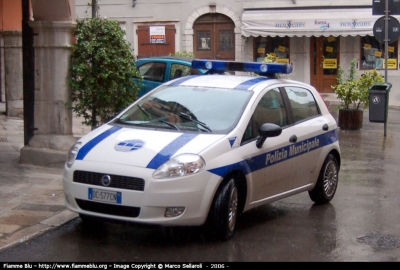 Fiat Grande Punto
Polizia Municipale Gorizia
Parole chiave: Friuli_Venezia_Giulia (TS) Polizia_Locale Fiat_Grande_Punto