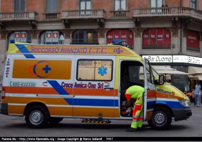 Mercedes-Benz Sprinter II serie
Croce Amica One
Milano 5
Parole chiave: Mercedes-Benz Sprinter_IIserie Ambulanza Lombardia MI Croce_Amica_ONE 