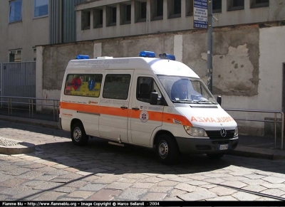 Mercedes-Benz Sprinter II serie
Milano Soccorso
M 15
Parole chiave: Milano Soccorso Ambulanza Lombardia Mercedes-Benz Sprinter_IIserie MI