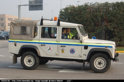 Land Rover Defender 110
Protezione Civile
Gruppo Comunale di Magenta MI

Parole chiave: Lombardia (MI) Protezione_civile Land_Rover_Defender_110