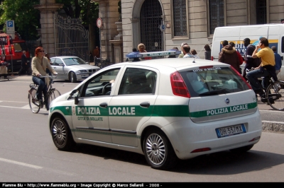 Fiat Grande Punto
Polizia Locale Bollate MI
Parole chiave: Lombardia (MI) Polizia_locale Fiat Grande_Punto