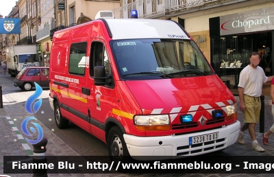 Renault Master II serie
France - Francia
Sapeurs Pompiers Moulins
S.D.I.S. 03
Parole chiave: Ambulanza Renault Master_IIserie