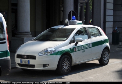 Fiat Grande Punto
Polizia Municipale Ciriè TO
POLIZIA LOCALE YA358AC
Parole chiave: Piemonte (TO) Polizia_Locale Adunata_Alpini_2011 Fiat Grande_Punto POLIZIALOCALEYA358AC