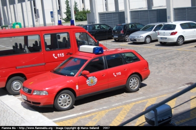 Audi A4 Avant II serie
Vigili del Fuoco
Corpo Permanente di Bolzano
Berufsfeuerwehr Bozen
-Autocomando-
VF 008BZ

Parole chiave: Audi A4_Avant_IISerie VF008BZ