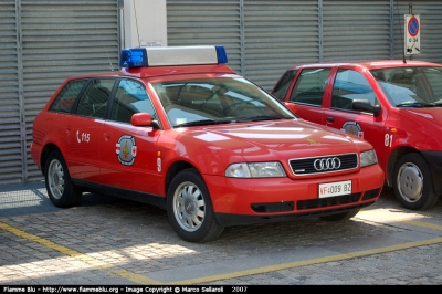 Audi A4 Avant II serie
Vigili del Fuoco
Corpo Permanente di Bolzano
Berufsfeuerwehr Bozen
-Autocomando-
VF 009 BZ

Parole chiave: Audi A4_Avant_IISerie VF009BZ