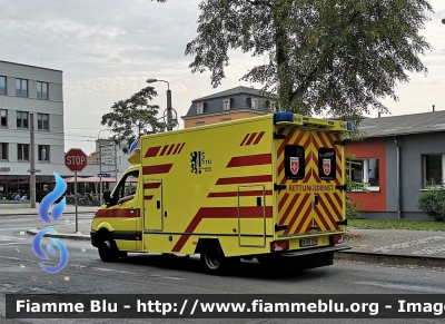 Mercedes-Benz Sprinter III serie
Bundesrepublik Deutschland - Germania
Malteser Sachsen
Parole chiave: Ambulanza Ambulance Mercedes-Benz Sprinter_IIIserie