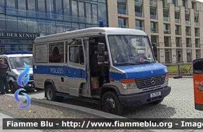 Mercedes-Benz 813D
Bundesrepublik Deutschland - Germania
Landespolizei Freie Stadt Berlin-
Polizia territoriale Città di Berlino
