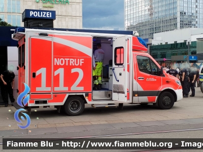 Mercedes-Benz Sprinter III serie restyle
Bundesrepublik Deutschland - Germany - Germania
Berliner Feuerwehr
Parole chiave: Ambulance Ambulanza