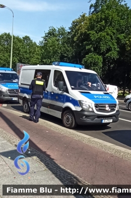 Mercedes-Benz Sprinter III serie restyle
Bundesrepublik Deutschland - Germania
Landespolizei Freie Stadt Berlin-
Polizia territoriale Città di Berlino
