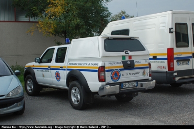 Nissan Navara II serie
Protezione Civile Area Dalmine Zingonia BG
Parole chiave: Lombardia (BG) Protezione_Civile Reas_2010 Nissan Navara_IIserie