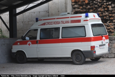 Volkswagen Transporter T4
Croce Rossa Italiana
Comitato locale di Sover (TN)
CRI 13941
Parole chiave: Trentino Alto Adige Ambulanza