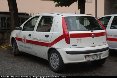 Fiat Punto III serie
CRI Comitato Locale Stresa
Parole chiave: Fiat Punto III serie  CRI Comitato Locale Stresa