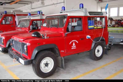 Land Rover Defender 90
Vigili del Fuoco
Distretto di Pergine Valsugana
Corpo Volontario di Pergine Valsugana (TN)
Parole chiave: VVFF Volontari Pergine Valsugana TN Land_Rover Defender 90