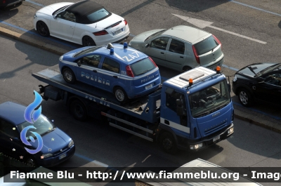 Iveco EuroCargo 120EL21 II serie
Polizia di Stato
POLIZIA F3093
Parole chiave: Iveco EuroCargo_120EL21_IIserie PoliziaF3093