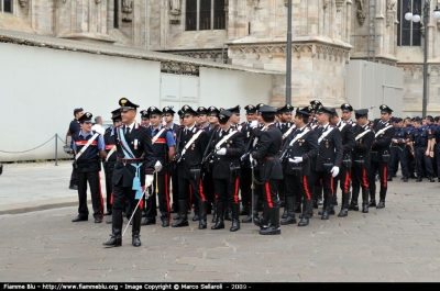 Schieramento reparti
Festa Arma dei Carabinieri 2009
Milano P.za Duomo
Parole chiave: Lombardia Feste