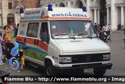 Fiat Ducato I serie
Ambulaclown Bergamo
Parole chiave: Lombardia (BG) Ambulanza Fiat Ducato_Iserie