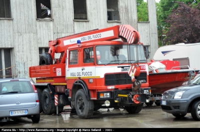 Fiat 697NP
Vigili del Fuoco
Comando Provinciale di Pavia
AutoGru da 16 ton allestimento Cristanini
VF 9459
Parole chiave: Fiat 697NP VF9459