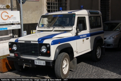 Land Rover Defender 90
PM L'Aquila
Polizia Ambiente
Parole chiave: Land_Rover Defender_90 PM L'Aquila Polizia Ambiente