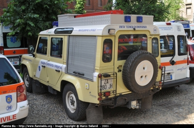 Land Rover Defender 110
Squadra Emergenza Operativa Garbagnate MI
Parole chiave: Lombardia MI Protezione Civile Land_Rover Defender_110