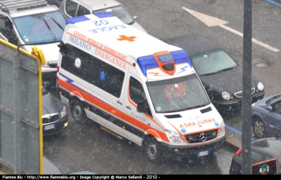 Mercedes-Benz Sprinter III serie
Milano Emergenza
M 02
Parole chiave: Lombardia (MI) Ambulanza Mercedes-Benz Sprinter_IIIserie