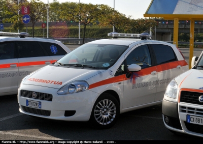 Fiat Grande Punto
Busnago Soccorso MB
M 37
Parole chiave: Lombardia (MB) Automedica Fiat Grande_Punto