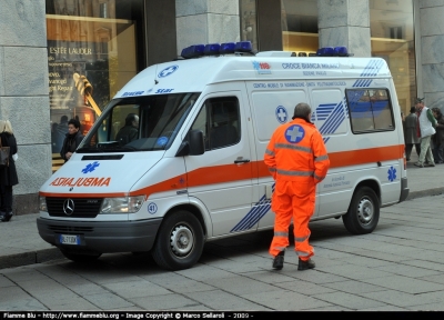 Mercedes-Benz Sprinter I serie
Croce Bianca Milano sez. Paullo MI
M 41
Beatificazione Don Gnocchi
Parole chiave: Lombardia MI Ambulanza