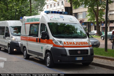 Fiat Ducato X250
Croce Verde Pinerolo
M 63
Parole chiave: Fiat Ducato X250 Croce Verde Pinerolo Ambulanza TO Piemonte