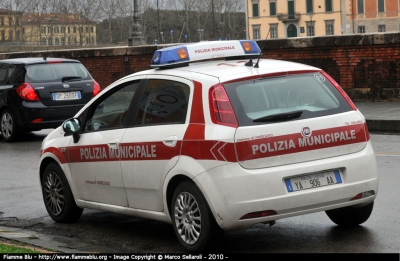 Fiat Grande Punto
11 - Polizia Municipale
Polizia Locale YA906AA
Parole chiave: Fiat Grande_Punto PM_Viareggio PoliziaLocaleYA906AA