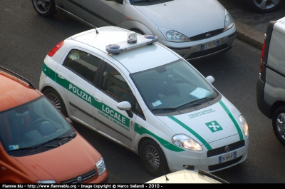 Fiat Grande Punto
Polizia Locale Melegnano MI
Parole chiave: Lombardia (MI) Fiat_Grande_Punto Polizia_Locale